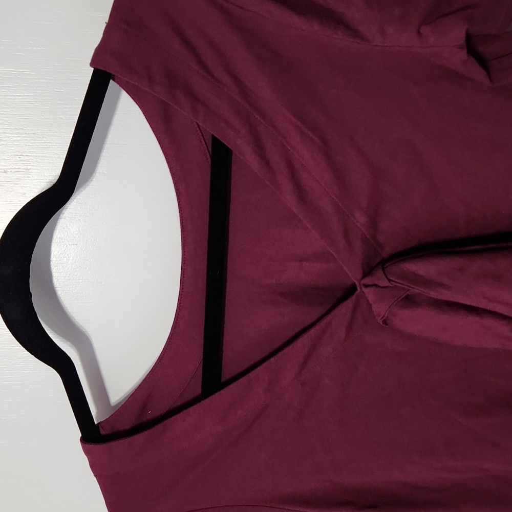 Designer tee - Picture 4 of 6